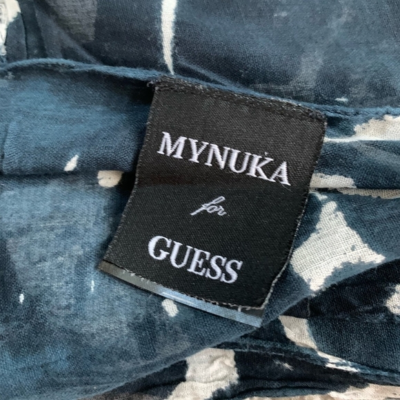 Cover Up GUESS Minuka Sarong Blue White Floral Print Scarf Wrap Sarong Shawl - Picture 6 of 7